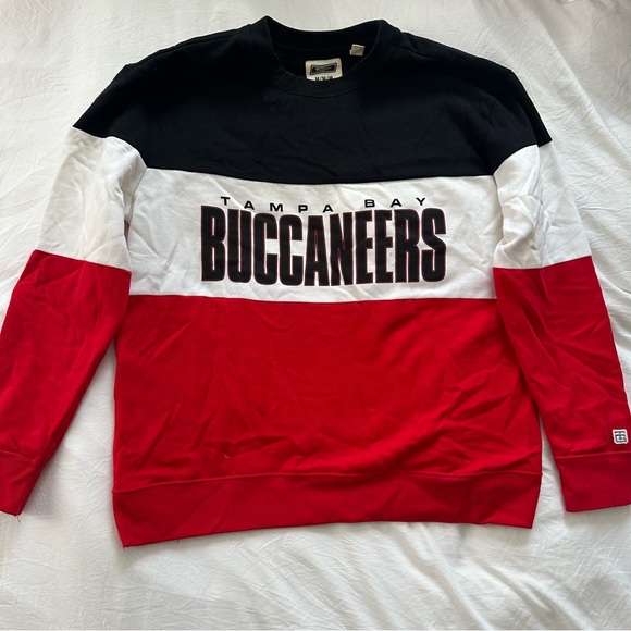 Tampa Bay Buccaneers Colorblock Sweatshirt - Picture 2 of 8